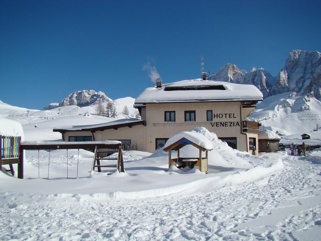 Albergo Venezia Passo Rolle Exterior foto