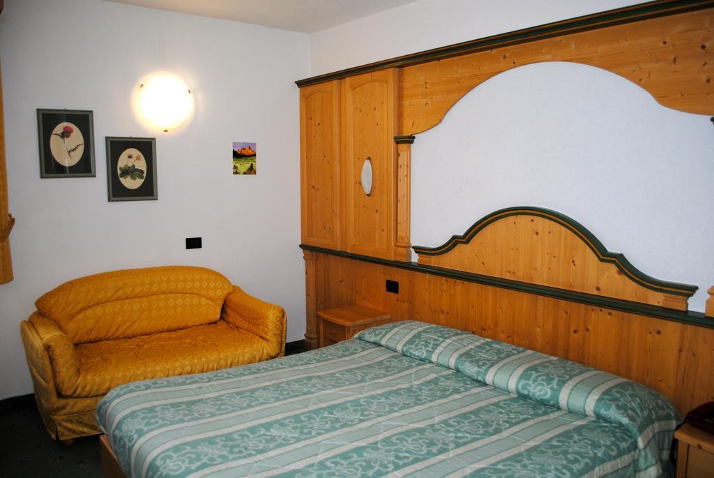 Albergo Venezia Passo Rolle Habitación foto