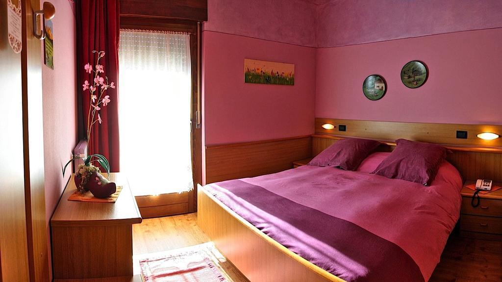 Albergo Venezia Passo Rolle Habitación foto