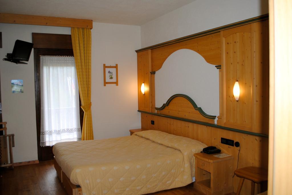 Albergo Venezia Passo Rolle Exterior foto