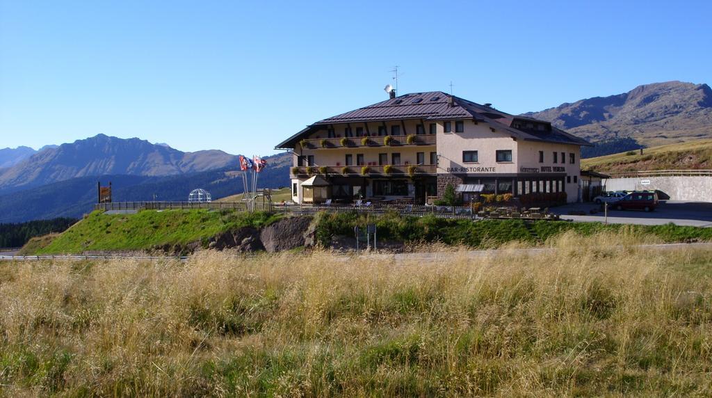 Albergo Venezia Passo Rolle Exterior foto